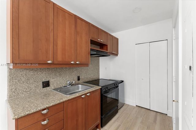 20165 NE 39th Pl 303 & 204, Aventura, FL 33180