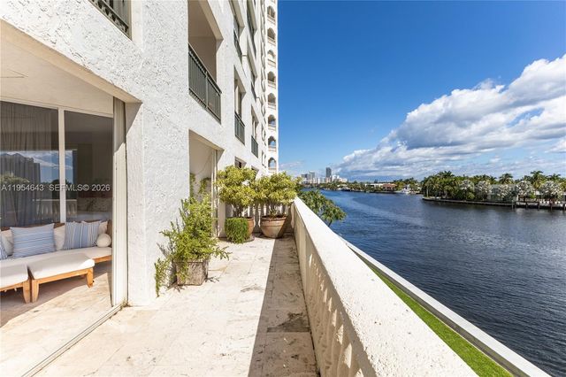 20165 NE 39th Pl 303 & 204, Aventura, FL 33180