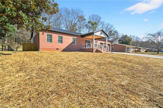 1256 Cloister Drive, Winston-salem, NC 27127