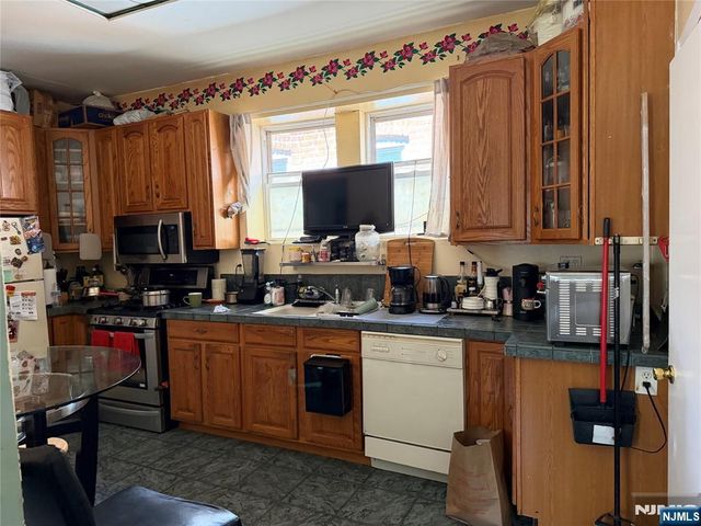60 Naples Avenue, Belleville, NJ 07109