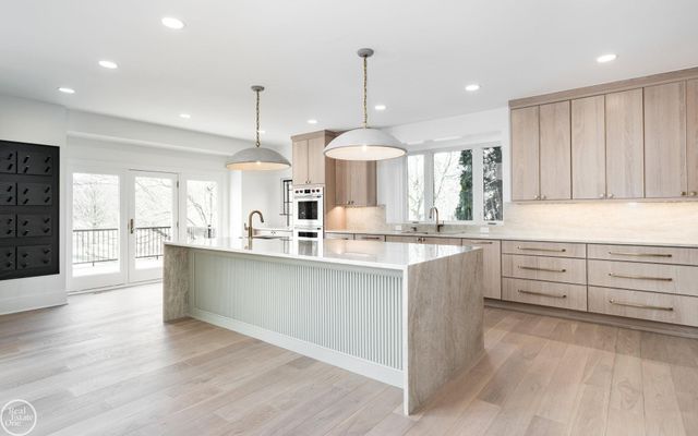 4585 Kiftsgate Bend, Bloomfield Twp, MI 48302