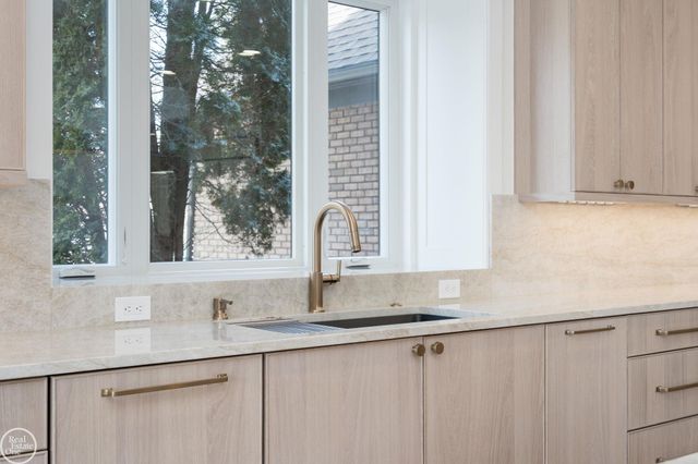 4585 Kiftsgate Bend, Bloomfield Twp, MI 48302