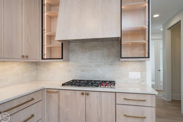 4585 Kiftsgate Bend, Bloomfield Twp, MI 48302