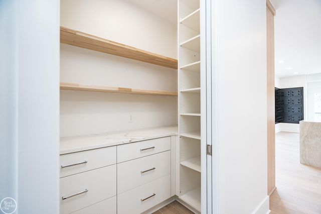 4585 Kiftsgate Bend, Bloomfield Twp, MI 48302