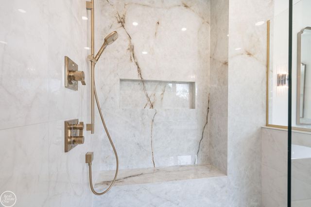 4585 Kiftsgate Bend, Bloomfield Twp, MI 48302