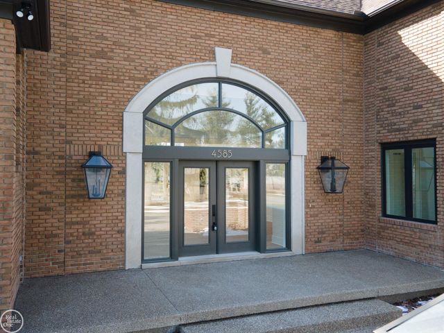 4585 Kiftsgate Bend, Bloomfield Twp, MI 48302