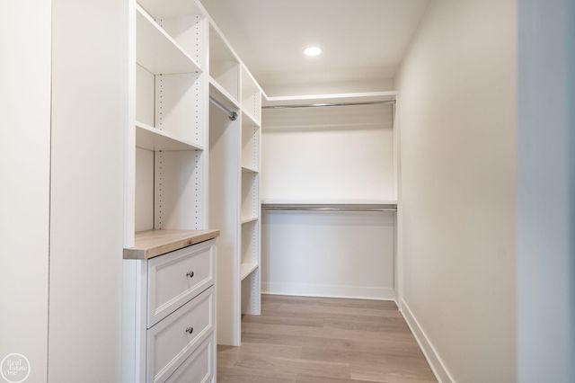 4585 Kiftsgate Bend, Bloomfield Twp, MI 48302