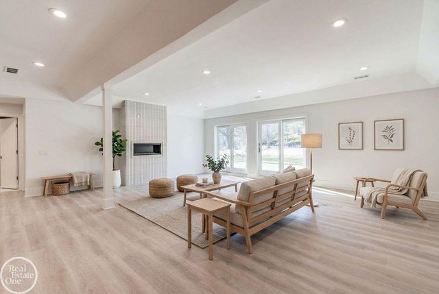 4585 Kiftsgate Bend, Bloomfield Twp, MI 48302