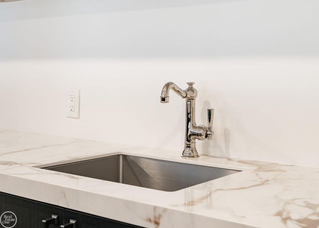 4585 Kiftsgate Bend, Bloomfield Twp, MI 48302