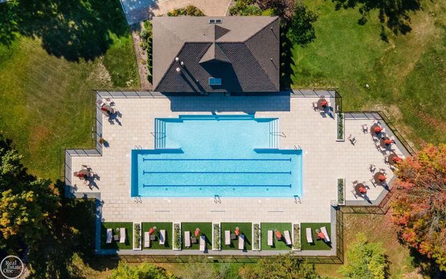 4585 Kiftsgate Bend, Bloomfield Twp, MI 48302