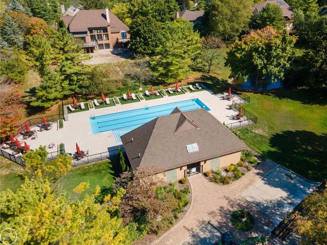 4585 Kiftsgate Bend, Bloomfield Twp, MI 48302