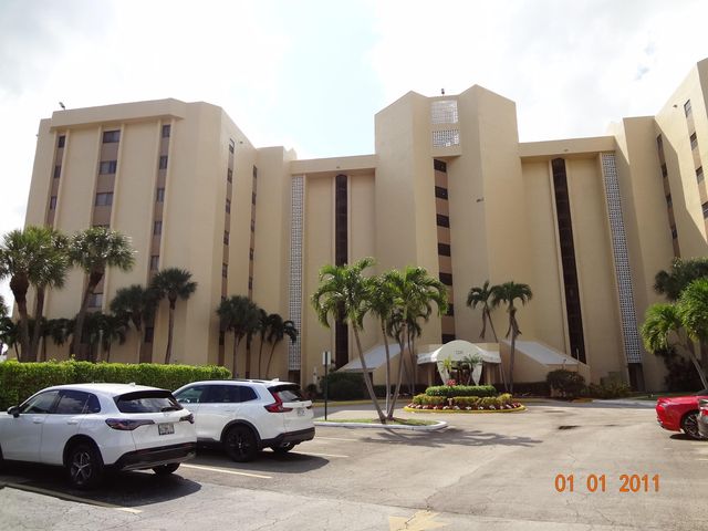 7200 Radice Court 302, Lauderhill, FL 33319