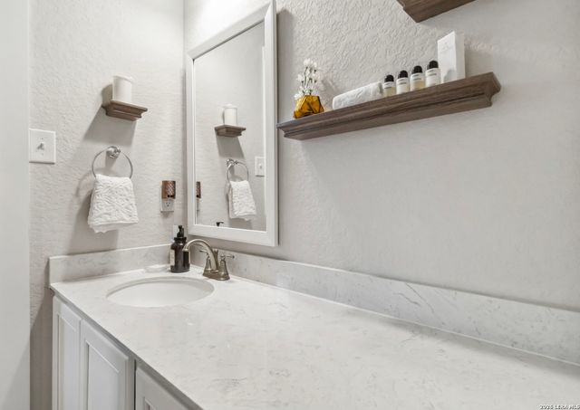 14907 PALMER CRK, San Antonio, TX 78217