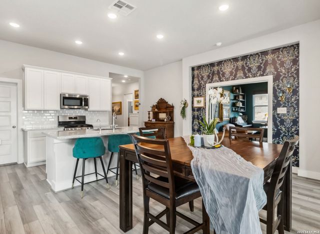14907 PALMER CRK, San Antonio, TX 78217