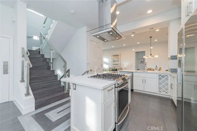 16785 Bayview Drive, Huntington Beach, CA 92649