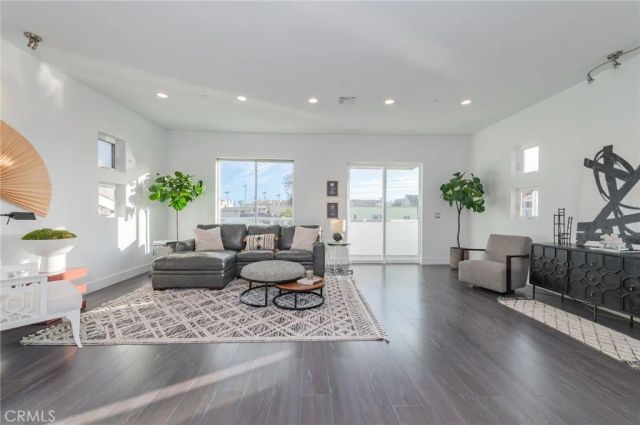16785 Bayview Drive, Huntington Beach, CA 92649