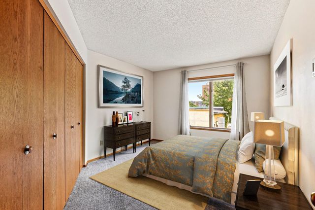 2425 E Franklin Avenue 303, Minneapolis, MN 55406