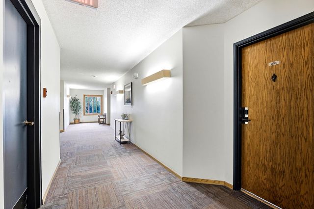 2425 E Franklin Avenue 303, Minneapolis, MN 55406