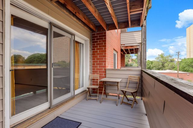 2425 E Franklin Avenue 303, Minneapolis, MN 55406