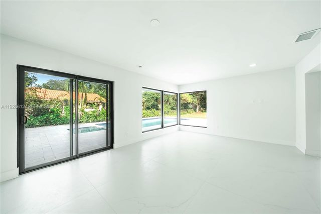 18101 NW 19th Ave, Miami Gardens, FL 33056