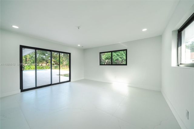 18101 NW 19th Ave, Miami Gardens, FL 33056