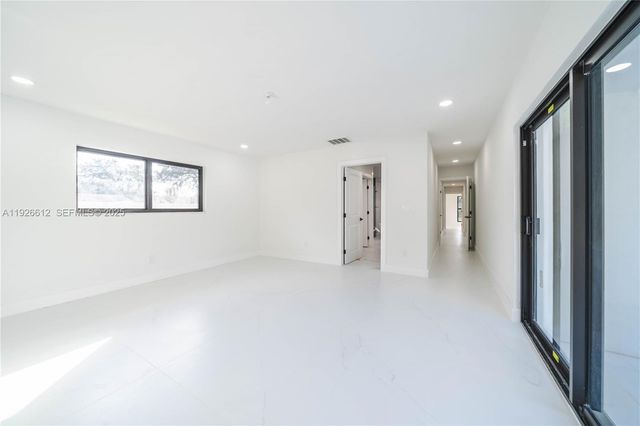 18101 NW 19th Ave, Miami Gardens, FL 33056