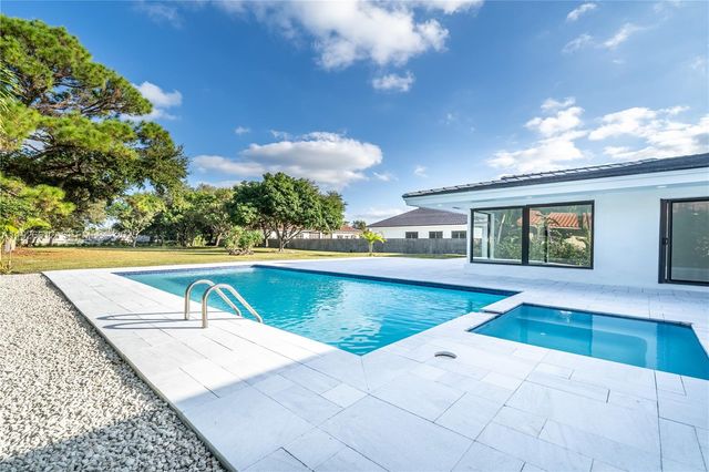 18101 NW 19th Ave, Miami Gardens, FL 33056