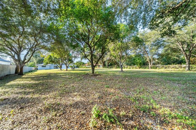 18101 NW 19th Ave, Miami Gardens, FL 33056