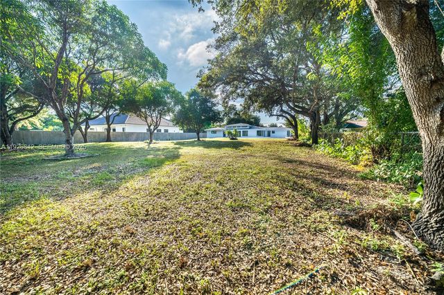 18101 NW 19th Ave, Miami Gardens, FL 33056