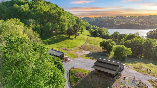 138 Cross Creek Dr, Manchester, TN 37355