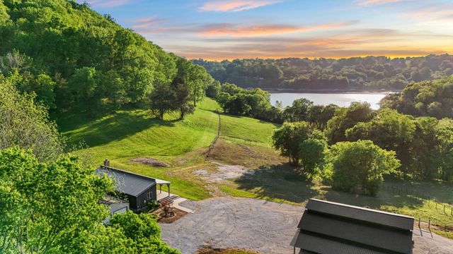 138 Cross Creek Dr, Manchester, TN 37355