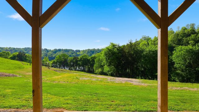 138 Cross Creek Dr, Manchester, TN 37355