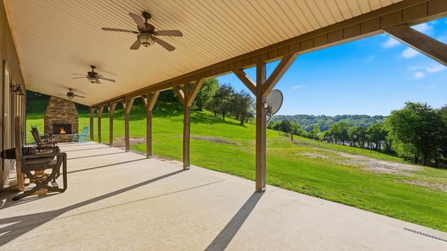 138 Cross Creek Dr, Manchester, TN 37355