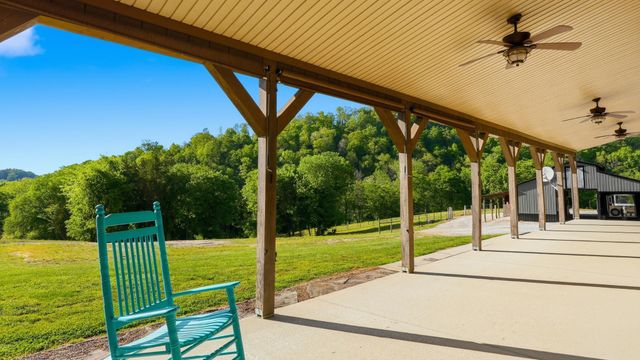 138 Cross Creek Dr, Manchester, TN 37355