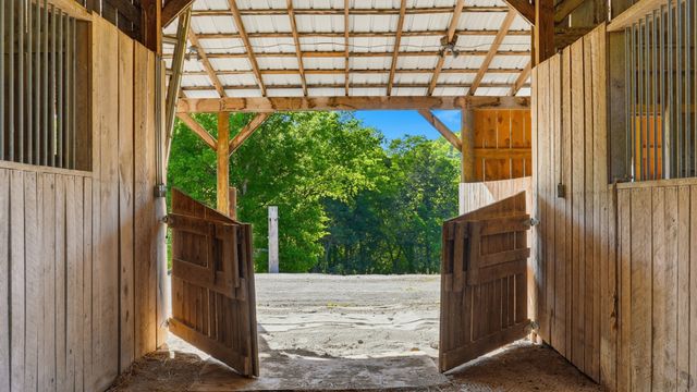 138 Cross Creek Dr, Manchester, TN 37355