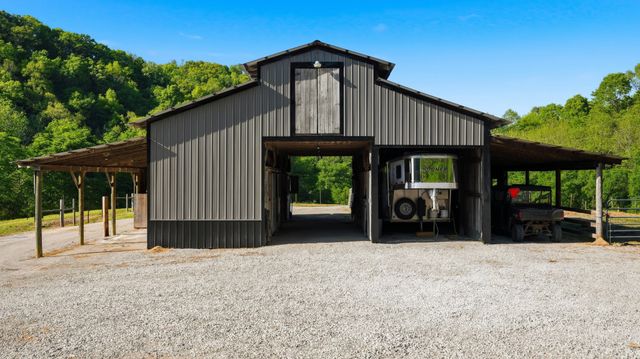 138 Cross Creek Dr, Manchester, TN 37355