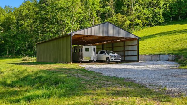 138 Cross Creek Dr, Manchester, TN 37355