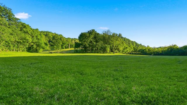 138 Cross Creek Dr, Manchester, TN 37355