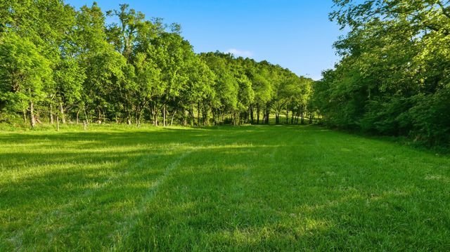 138 Cross Creek Dr, Manchester, TN 37355