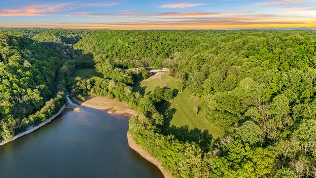 138 Cross Creek Dr, Manchester, TN 37355