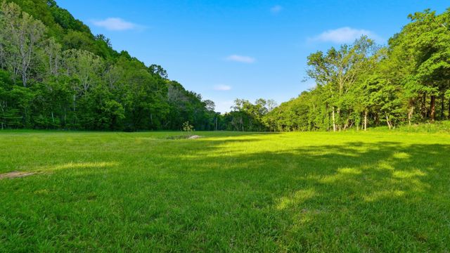 138 Cross Creek Dr, Manchester, TN 37355