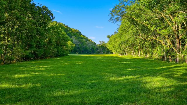 138 Cross Creek Dr, Manchester, TN 37355