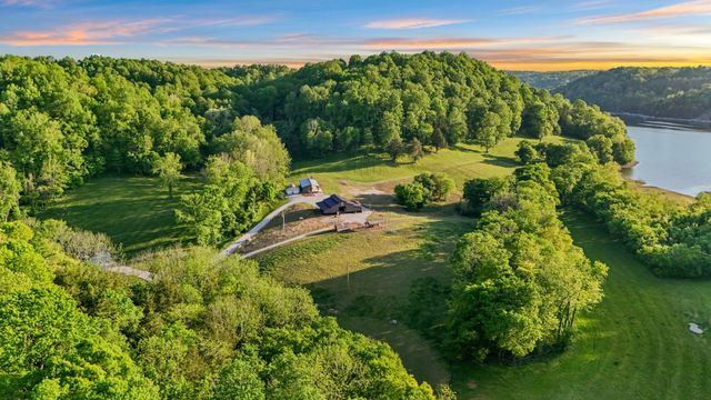 138 Cross Creek Dr, Manchester, TN 37355
