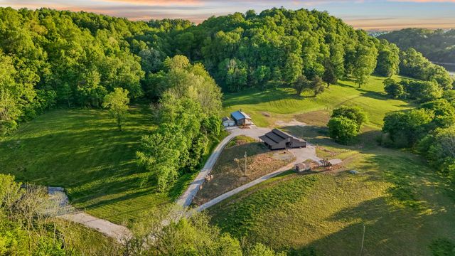 138 Cross Creek Dr, Manchester, TN 37355