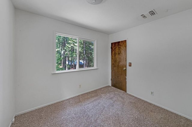 3986 Garnet Rd, Pollock Pines, CA 95726