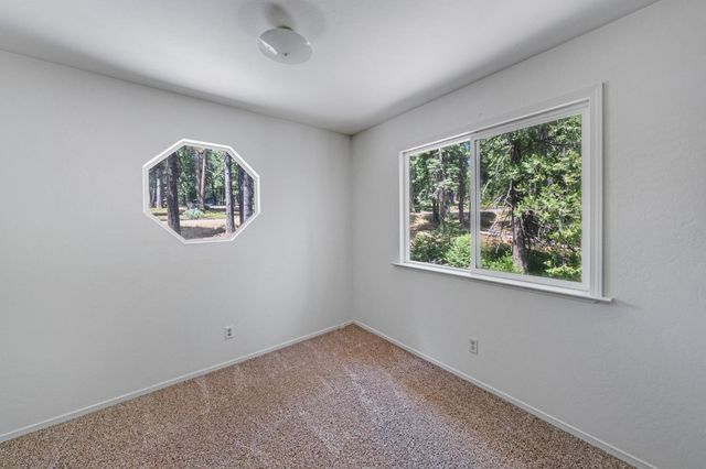 3986 Garnet Rd, Pollock Pines, CA 95726