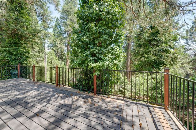 3986 Garnet Rd, Pollock Pines, CA 95726