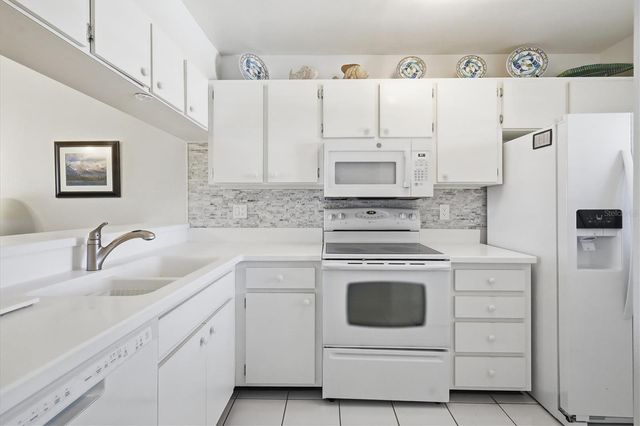 414 CERROMAR CIRCLE S 249, Venice, FL 34293