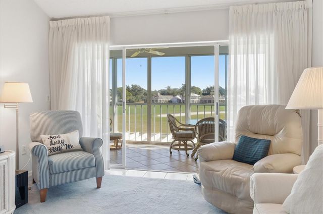 414 CERROMAR CIRCLE S 249, Venice, FL 34293