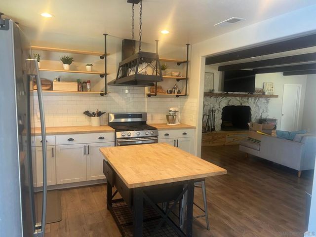 80 Willowside Ter, Alpine, CA 91901
